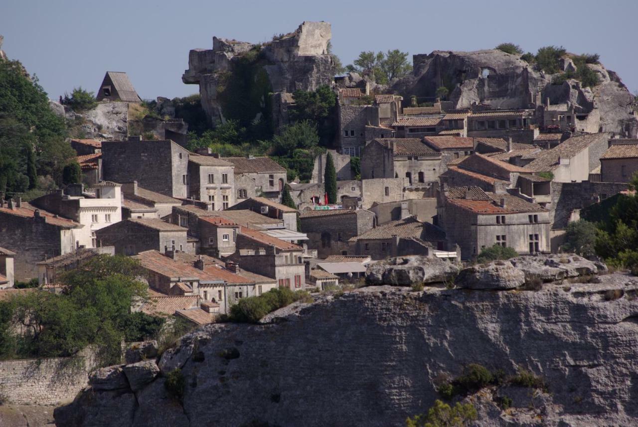 Mas De La Fadeto Bed & Breakfast Les Baux-de-Provence Exterior photo