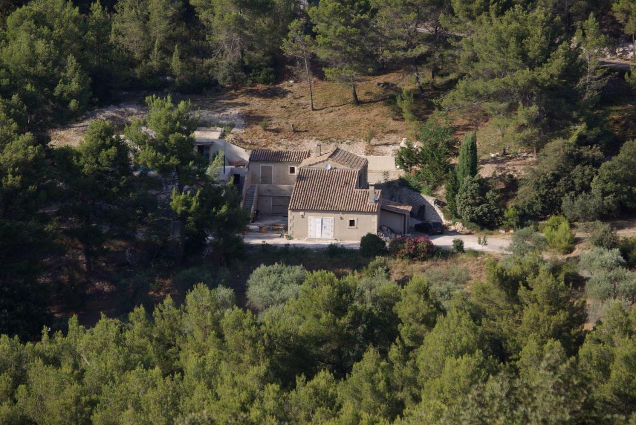 Mas De La Fadeto Bed & Breakfast Les Baux-de-Provence Exterior photo