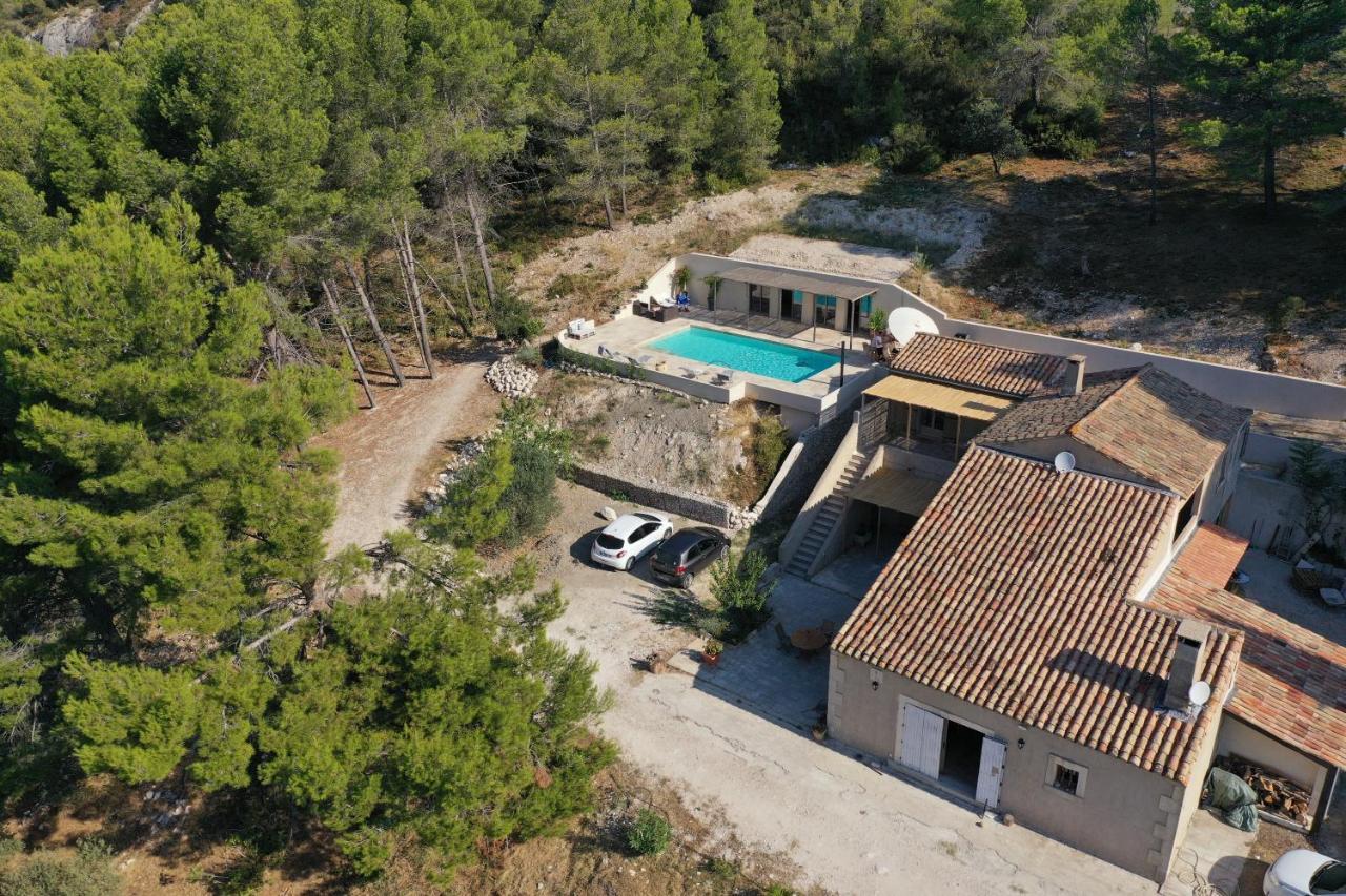 Mas De La Fadeto Bed & Breakfast Les Baux-de-Provence Exterior photo