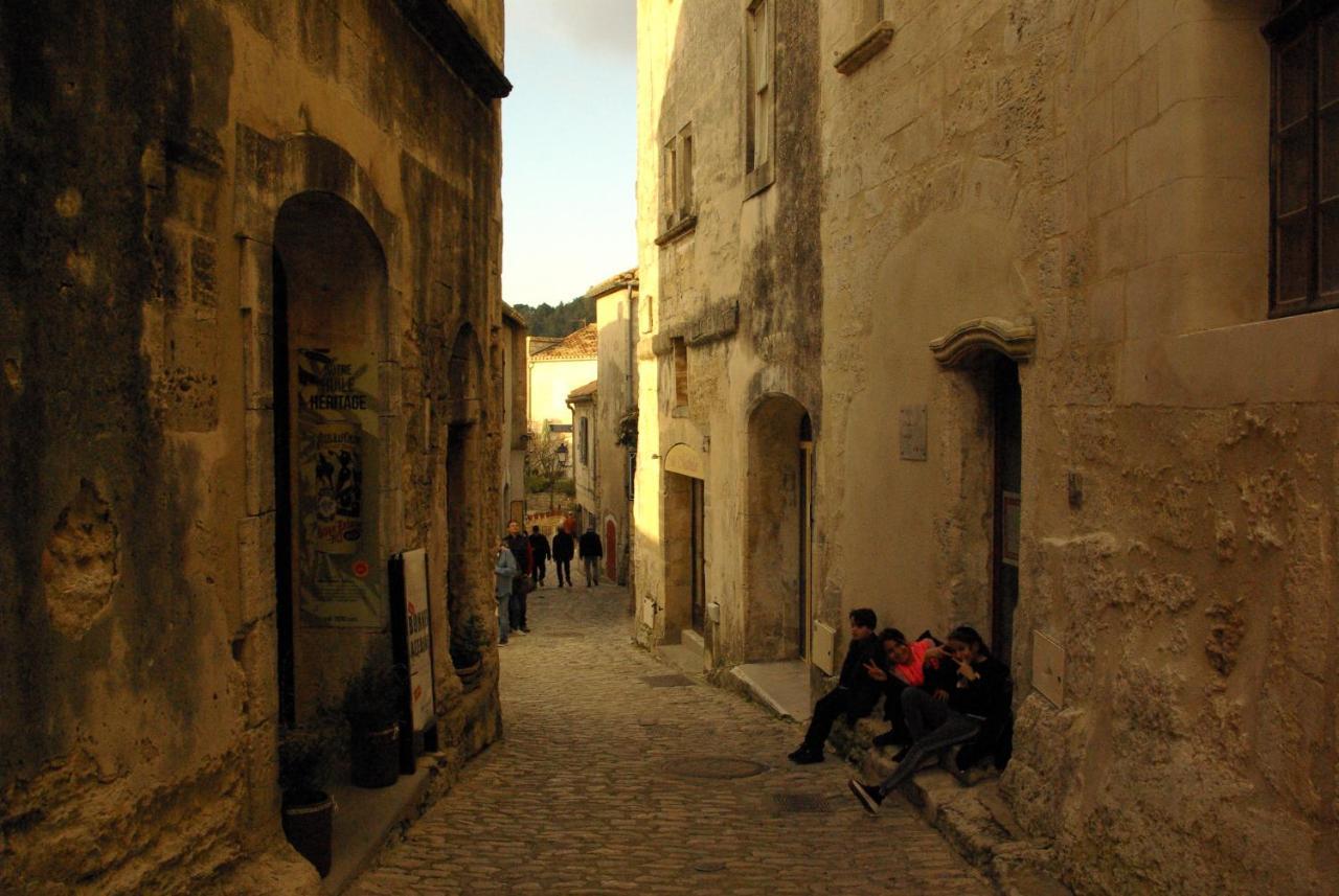 Mas De La Fadeto Bed & Breakfast Les Baux-de-Provence Exterior photo