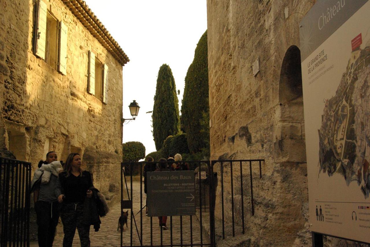 Mas De La Fadeto Bed & Breakfast Les Baux-de-Provence Exterior photo